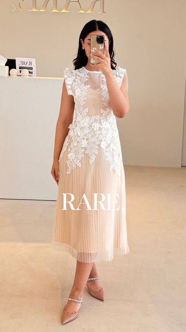SOFT LACE DRESS فستان