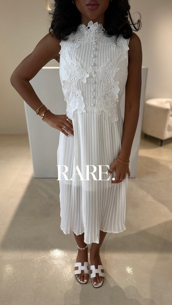 FLORAL SLIMMING DRESS فستان
