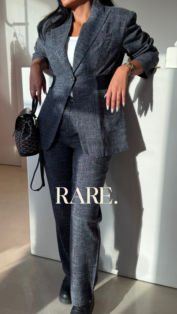 SUIT WITH BLACK LINE