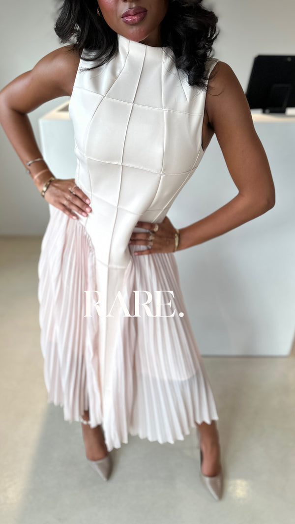 SLEEVELESSS DRESS WITH LINES