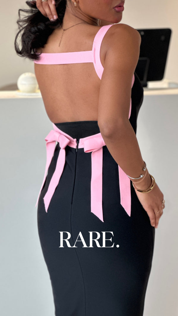 SLEEVELESS ELEGANT  DRESS