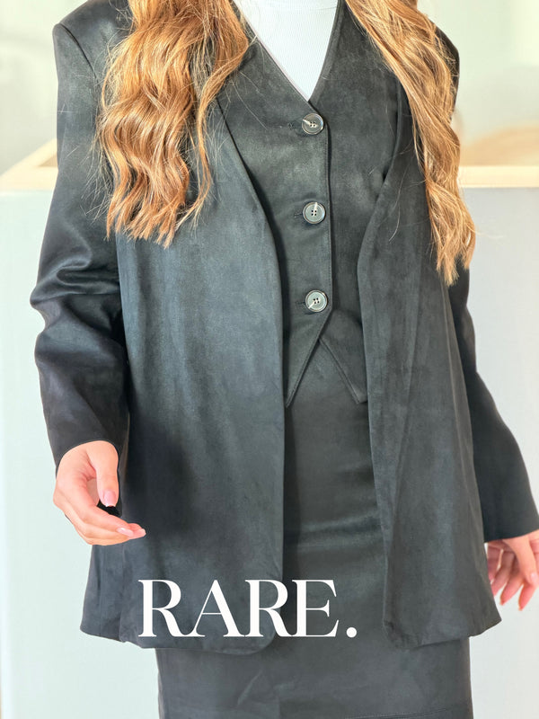 CLASSIC 3PIECE ELEGANCE