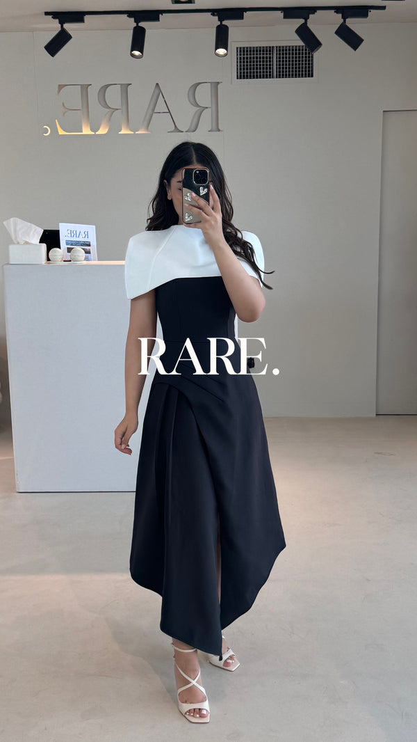 DRESS W/ WHITE COLLAR