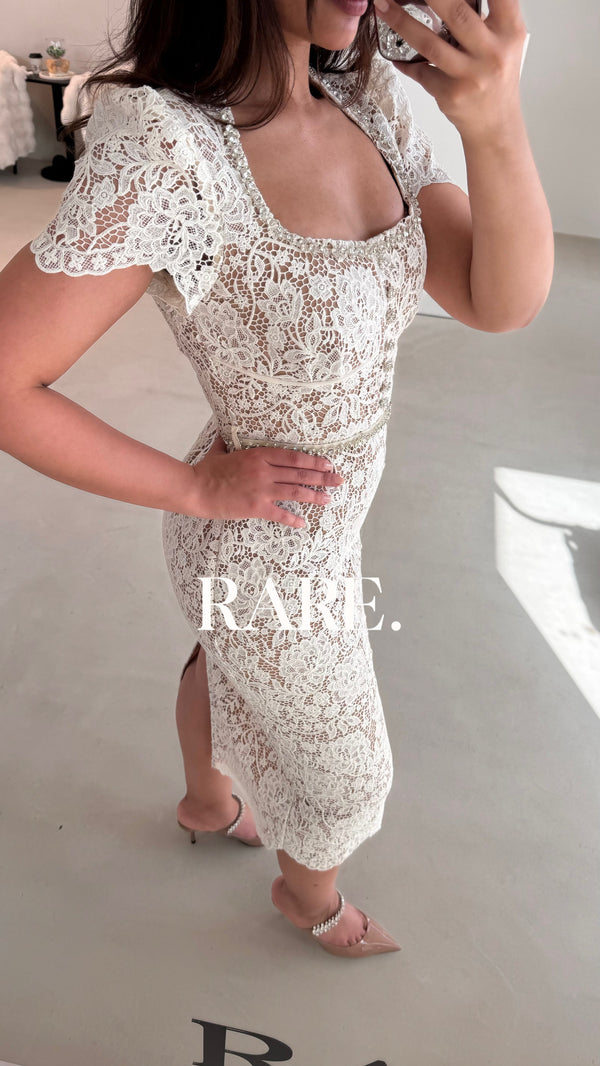 LACE FLOWERED DRESS