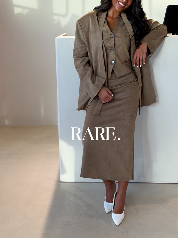 CLASSIC 3PIECE ELEGANCE