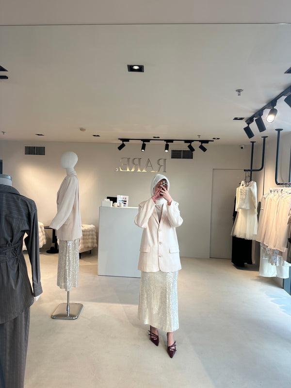 LOOSE BLAZER W/SEQUINS SKIRT SUIT