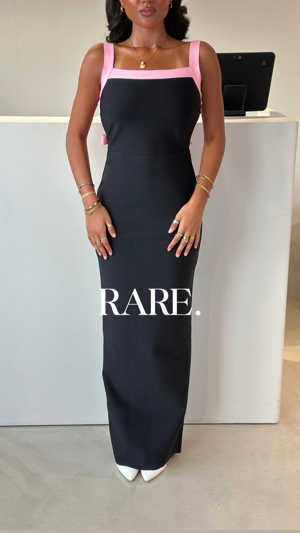 SLEEVELESS ELEGANT  DRESS