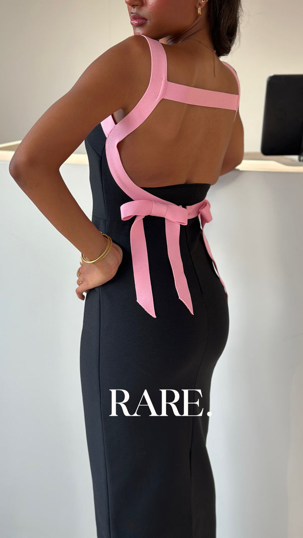 SLEEVELESS ELEGANT  DRESS