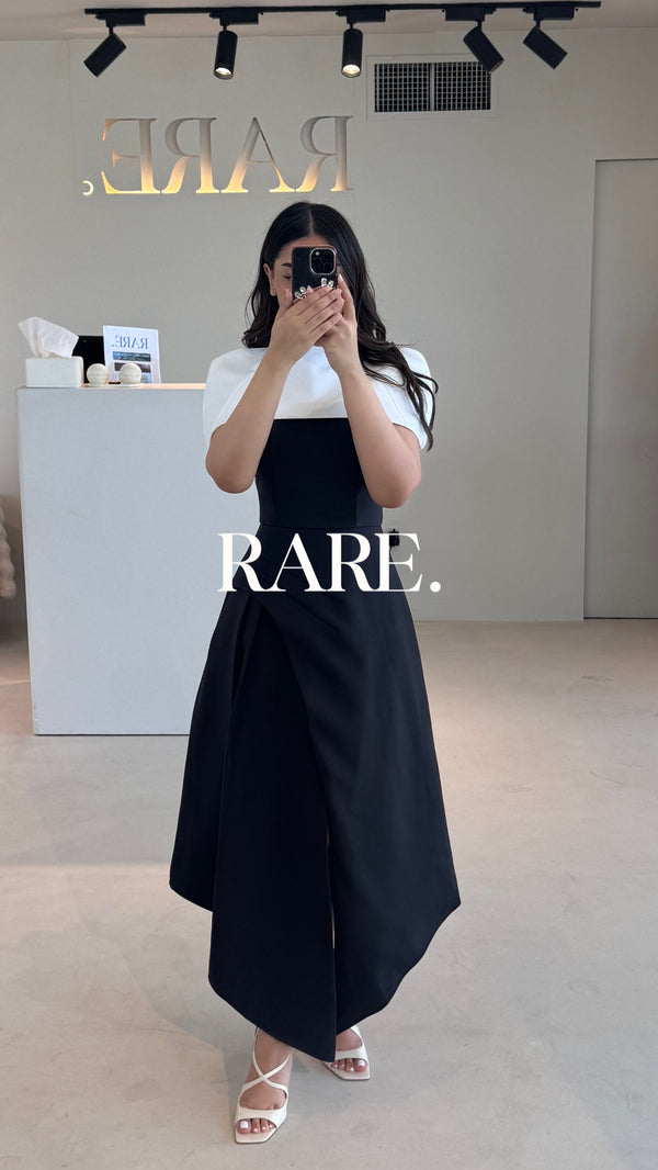 DRESS W/ WHITE COLLAR