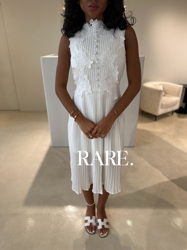 FLORAL SLIMMING DRESS