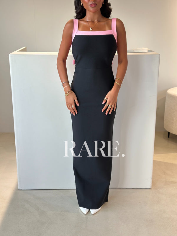 SLEEVELESS ELEGANT  DRESS